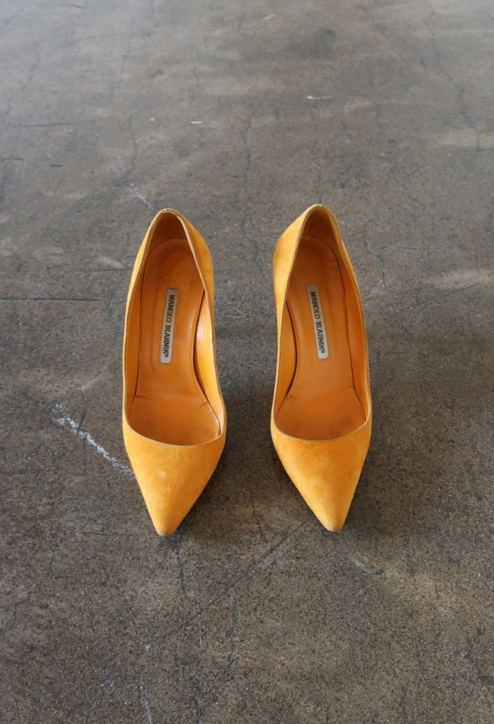 Suede Leather Pumps by Manolo Blahnik Staple & Hue